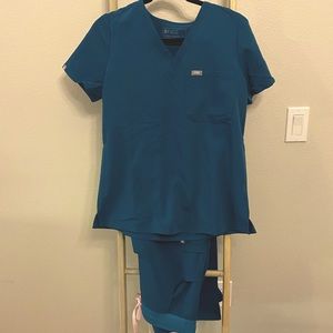 Figs Small Caribbean Blue Scrub Set